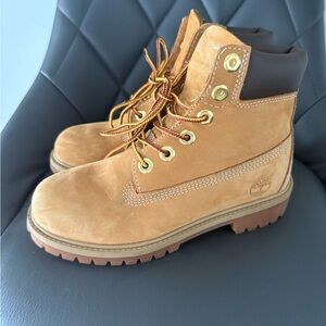 Timberland Kids Tan Boots with Dark Brown Collar